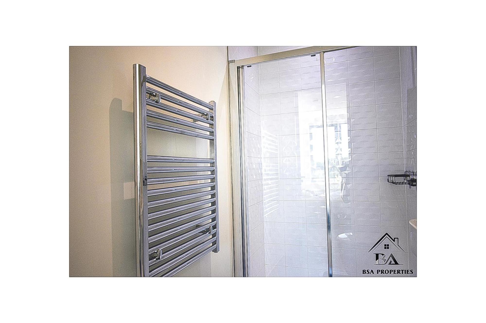 City Centre Apartment Close To Ascot & Legoland Sleep Upto 4 Guests - Parking On Request! Bracknell Exterior foto