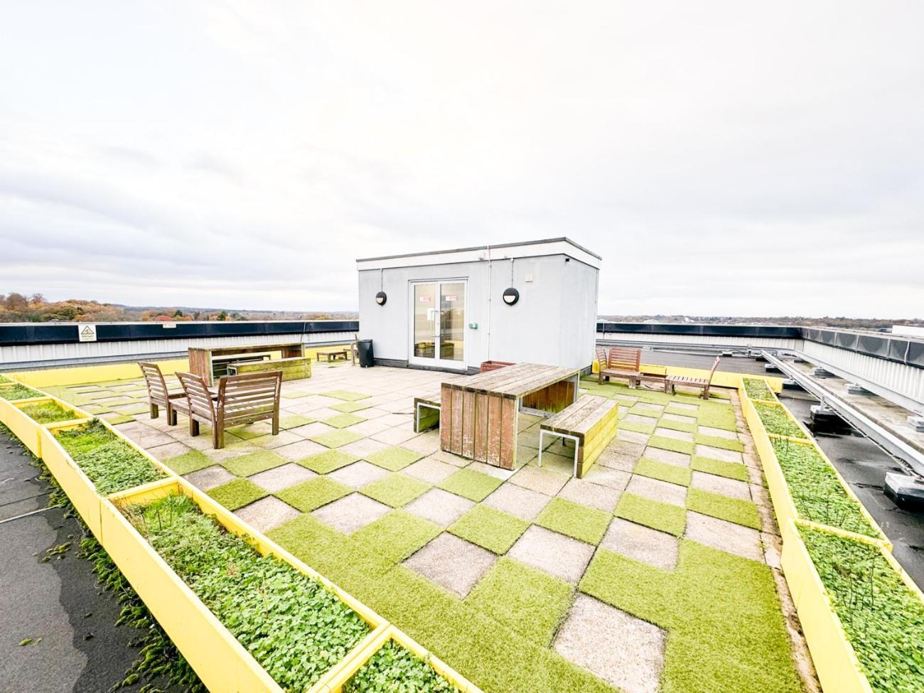 City Centre Apartment Close To Ascot & Legoland Sleep Upto 4 Guests - Parking On Request! Bracknell Exterior foto